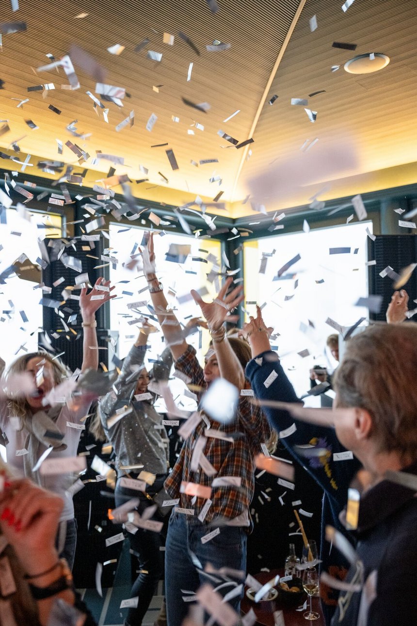 2025-engadin-stmoritz-mountains-lunch-and-dance-2437